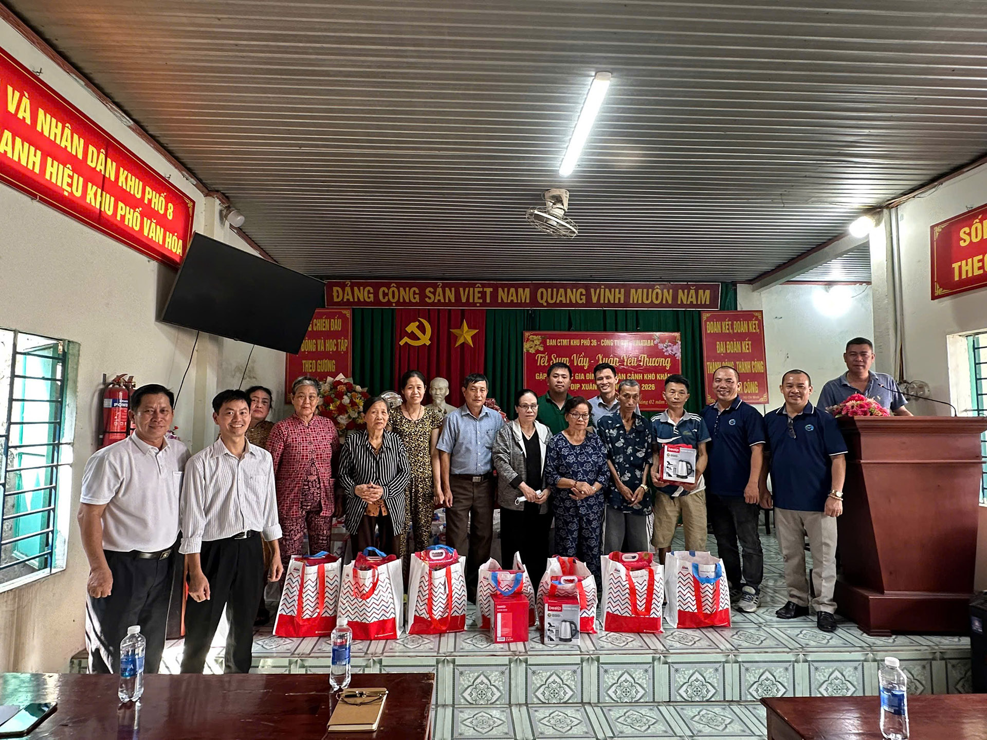 Gift-giving ceremony for households in Quarter 36