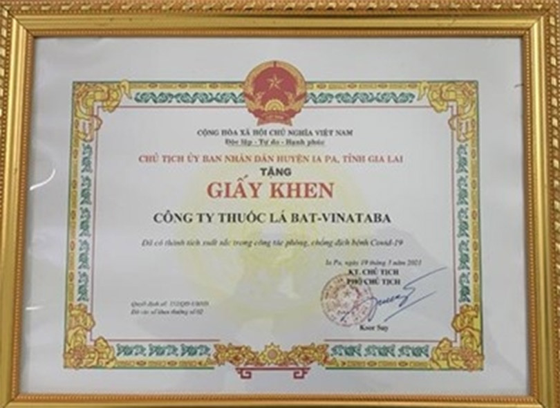 Giấy khen từ Chủ tịch UBND huyện Ia Pa dành tặng cho công ty trong công tác phòng chống dịch bệnh Covid-19